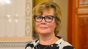 Carola Wiksten tycker att andan i Strömborgska skolan blivit sämre på grund av coronapandemin. En kvinna.
