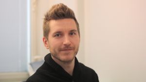 Jensén säger att föräldrar och barn inte behöver oroa sig, men att det är bra att alltid vara uppmärksam i trafiken, speciellt vid vägarbeten. Matias jensén