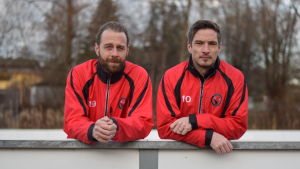 Både Jani Klingberg och Thomas Nyberg har som barn spelat "pipolätkä" i rinken i Ingå. Porträttbild på Jani Klingberg och Thomas Nyberg.
