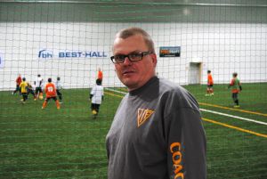 Carol Österberg Carol Österberg, ordförande för Ingå IF:s fotbollssektion, tror att den nya hallen ger ett stort uppsving för Ingåfotbollen.