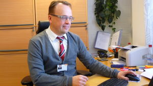 Tommi Virkama. Tommy Virkama på Startia i Vasa ger råd till dem som funderar på att starta eget.
