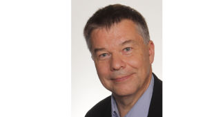 Professor Juha Kere är expert på gener. Han jobbar främst vid Karolinska institutet i Stockholm.