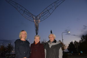 Ann Holm, Anita Lindström och Katarina Andersson vid Aviator Solaris. Ann Holm, Anita Lindfors och Katarina Andersson framför Aviator Solaris.