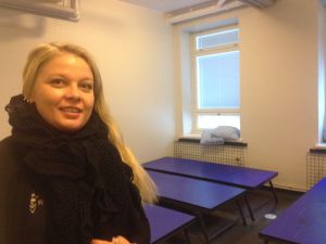 Sanna Sunikka säger alla än så länge får plats i servicecentralen på Sanduddsgatan.
