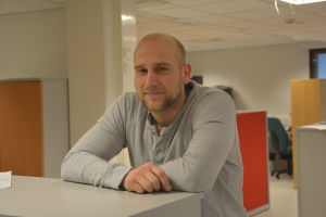 Niklas Malm hoppas på stor publik i söndagens match. Niklas Malm är lagkapten i Raseborg Knights
