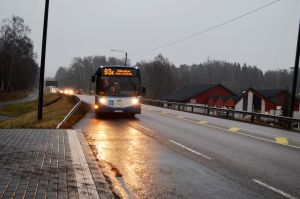 I österled trafikerar bussarna från centrum nattetid, då metron slutat gå.