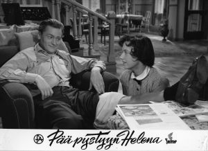 Ote elokuvasta Pää pystyyn, Helena (1957).