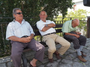 Alla är inte lika positivt inställda i Riace Den äldre generationen i Riace är kritisk till de asylsökande