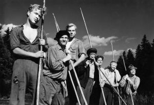 Ote elokuvasta Lumikki ja 7 jätkää (1953).