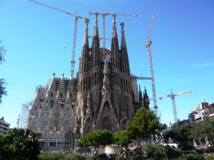 Sagrada Familiaa rakennetaan