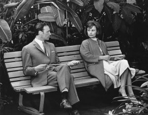 Matti Oravisto ja Harriet Andersson elokuvassa Täällä alkaa seikkailu (1965).