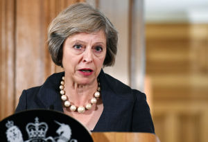 Theresa May omprövar brittisk energipolitik May stoppade sin föregångare Camerons kärnkraftsplaner