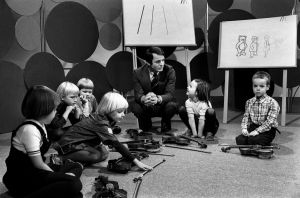 Ote Viuluviikarit musiikkimaassa -ohjelmasta (1979).