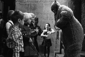 Ote Viuluviikarit musiikkimaassa -ohjelmasta (1979).