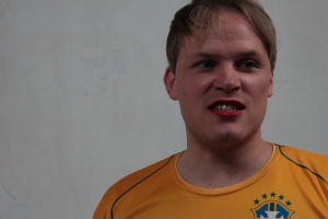 Lauri Kallio ja punaiset huulet.