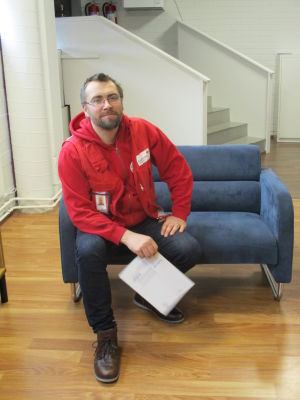Arto Mansikkavuori säger att de flesta asylsökande verkar trivas i Hangö. Arto Mansikkavuori, chef för flyktingförläggningen i Hangö