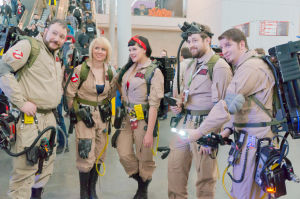 Bli vuxna? Vi? Varför det? Vuxna utklädda till Ghostbusters.
