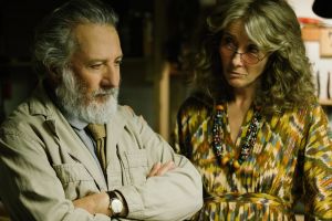 Dustin Hoffman ja Emma Thompson The Meyerowitz Stories -elokuvassa Dustin Hoffman ja Emma Thompson The Meyerowitz Stories -elokuvassa