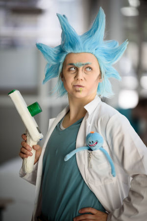 Tiirabird cosplayar som Rick från Rick & Morty