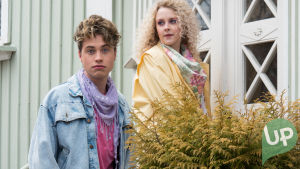 Kuvassa Jesse (Niklas Haapaniemi) ja Iris Rainio (Amelie Blauberg)