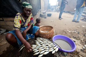 Fattigdom och usla framtidsutsikter är vardag för en stor del av Nigerias befolkning. Arbetslösheten är hög i Nigeria.