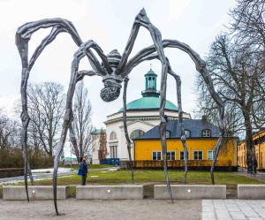 Louise Bourgeois skulptur "Maman" utanför Moderna museet i Stockholm år 2015. Skultpuren "Maman" av Louise Bourgeois utanför Moderna museet i Stockholm.