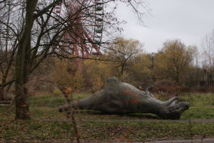 Idag är Spreepark övergivet och förfallet. Den övergivna nöjesparken Spreepark i tidigare Öst-Berlin.