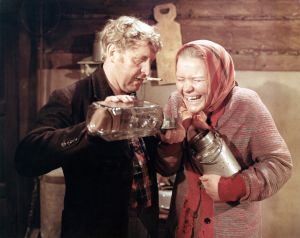 Ote elokuvasta Täällä Pohjantähden alla (1968).