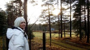 Anna Lena Bengelsdorff har forskat i Gustaf John Ramstedts liv och verk. Anna Lena Bengelsdorff på Kila gård i Tenala.