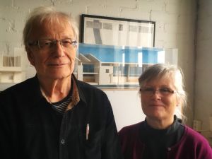 Arkkitehdit Kari Järvinen ja Merja Nieminen ovat suunnitelleet Tarton Paavalinkirkon kunnostuksen. Arkkitehdit Kari Järvinen ja Merja Nieminen.