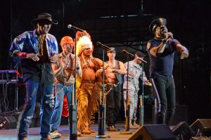 Village People, Gloria Gaynor, Rose Royce och the Trammps under en tributkonsert till Donna Summer i New York 2012. Village People, Gloria Gaynor, Rose Royce och the Trammps under en tributkonsert till Donna Summer i New York 2012.