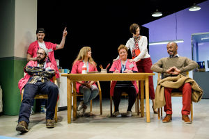 Jan-Christian Söderholm, Markus Lytts, Tove Qvickström, Carola Sarén, Lina Ekblad, David Robertson. Foto: Linus Lindholm Jan-Christian Söderholm, Markus Lytts, Tove Qvickström, Carola Sarén, Lina Ekblad, David Robertson. Foto: Linus Lindholm