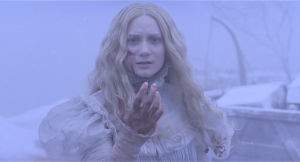 Mia Wasikowska esitti päärooli Guillermo del Toron elokuvassa Crimsom Peak. Kuva Crimson Peak -elokuvasta.