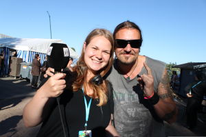 Amorphiksen Esa Holopainen YleX:n Pirita Pykäläisen haastattelussa Ruisrockissa // Kuva: Hanne Kautto
