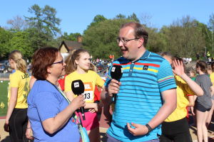 Antti Koivukangas intervjuar Lena Hindström-Pesu, Stafettkarnevalen 2018.
