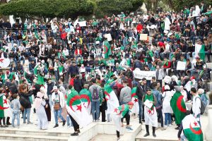 Algeriska studenter demonstrerar mot Bouteflika den 26 mars 2019. Algeriska studenter demonstrerar mot president Abdelaziz Bouteflika den 26 mars 2019.
