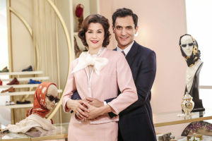 Andreina Mandelli (Alice Torriani) ja Vittorio Conti (Alessandro Tersigni) Andreina Mandelli (Alice Torriani) ja Vittorio Conti (Alessandro Tersigni) sarjassa Milanon naisten paratiisi