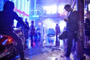 Netflixin Mute, pääosassa Alexander Skarsgård, oli floppi. Kuva Mute-elokuvasta.