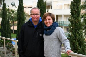 Jouko Pakarinen har varit Eevi Bengs huvudtränare i över tio år. Eevi Bengs och tränaren Jouko Pakarinen i Spanien.