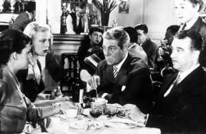 Jeanne Moreau, Dora Doll, Jean Gabin ja Rene Dary elokuvassa Älkää koskeko Jeanne Moreau, Dora Doll, Jean Gabin ja Rene Dary elokuvassa Älkää koskeko
