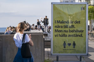 Allmänna sammankomster och offentliga evenemang i Sverige får ha maximalt 50 deltagare. Ungdomar i Malmö 26.5.2020