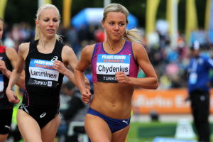 Nina Chydenius löper 3000 m i Paavo Nurmi Games i Åbo 2014. Nina Chydenius löper 3000 m i Paavo Nurmi Games 2014.