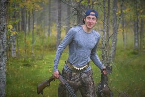 Ilkka Herola på fågeljakt i Puolanka hösten 2020.