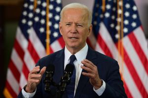 Bidens inofficiella klimatmöte pågår i två dagar. USA:s president Joe Biden talar