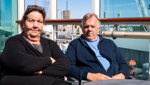 Ann-Christin Billström Ahlberg och maken Dick Billström En kvinna och en man på ett fartygs soldäck.