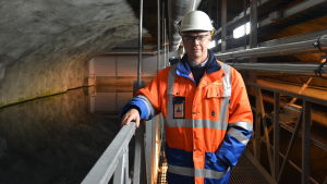 Ilkka Syrjälä vid Åbo Energi tror att fjärrkyla är framtidens melodi. Ilkka Syrjälä