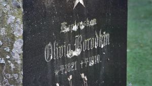 Olivia Borodkinin hauta Seilin hautausmaalla.