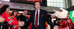 Tony Esposito i Chicagos hemmaarena hösten 2018. Tony Esposito i Chicagos hemmaarena hösten 2018.