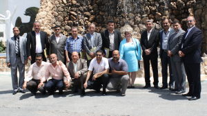 Sonja K-V med fängelsedirektörer i Irak Sonja med fängelsedirektörer från Basraregionen i Irak.