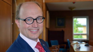 Jukka-Pekka Joensuu, vice vd för Cinia Group, tror att många kan vara intresserade att bygga datacentraler i Västnyland i framtiden. Jukka-Pekka Joensuu från Cinia Group.